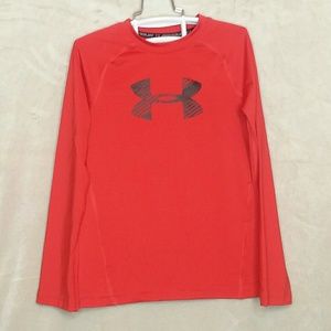Under Armour red fitted heat gear shirt kids boys